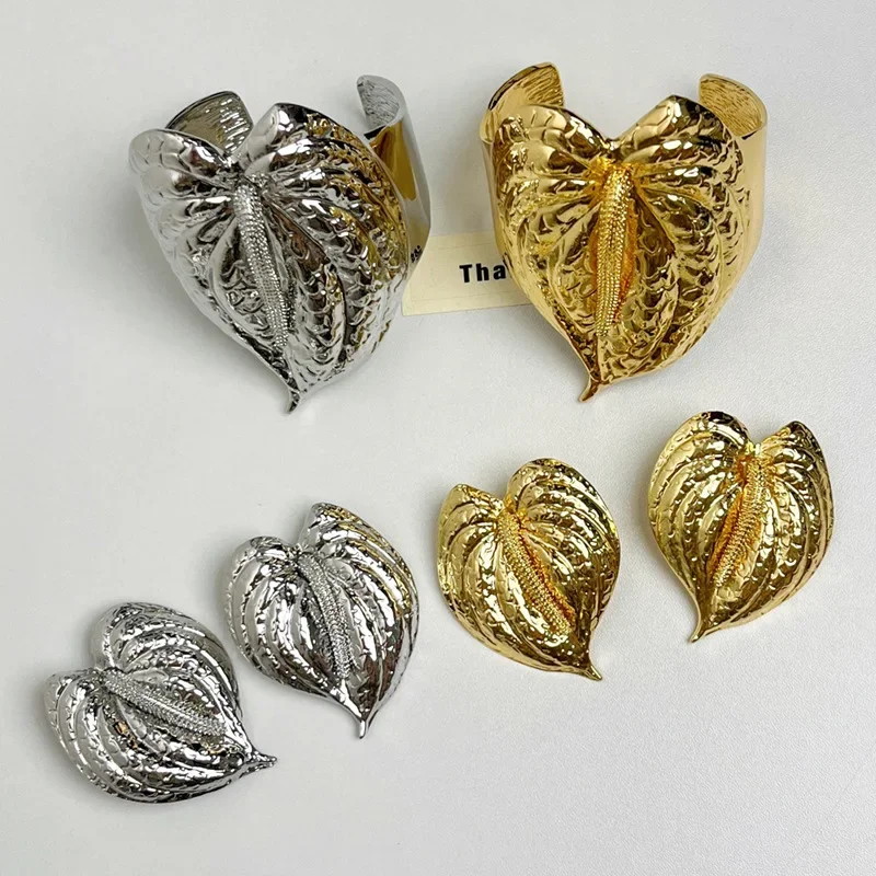 Exaggerated unique large leaf metal earrings bracelet light luxury delicate high-grade sense of temperament jewelry women