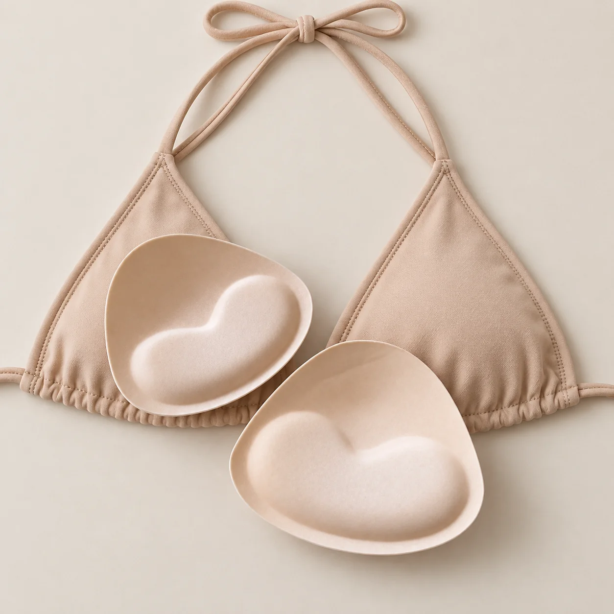 1 Pair Bra Pads Soft Thickened M Shape Triangle Sponge Cup Inserts for Bikini Tops And Swimsuits One Size 11.5 x 10.5 cm Beige