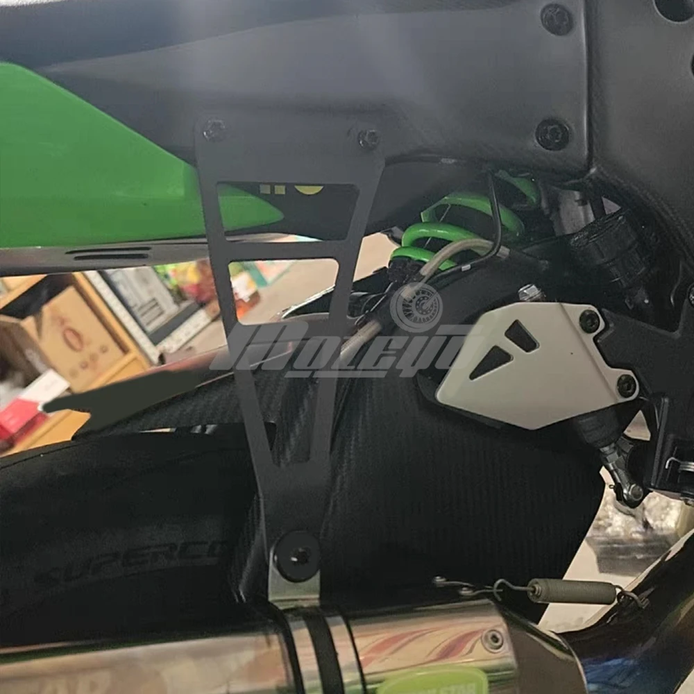 Motorcycle Exhaust Holder Hanger Bracket Muffler Support For Kawasaki ZX6R NINJA ZX-6R ZX636 ZX-636 KTR 2009-2022 2023 2024 2025