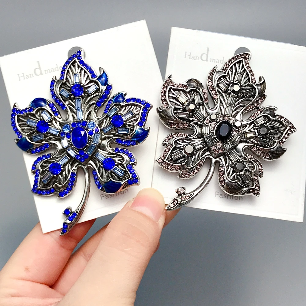 Retro Plants Leaf Brooches Pins Rhinestone Alloy Maple Floral Brooch For Women Men Fashion Jewelry New Year Gifts