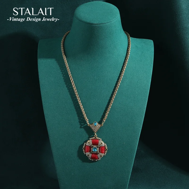 

Vintage Red Pendant Necklace Rhinestone Retro Antique Gold Color Blue Crystal Jewelry For Women Accessories Valentine Day Gift