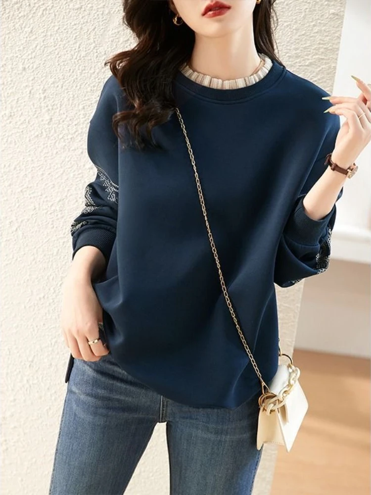 

Navy Blue Round Neck Woman Pullover Tops Y2k Style Kpop Emo Korean Fashion Matching Cheap Dropshiping Sport Sweatshirt for Women