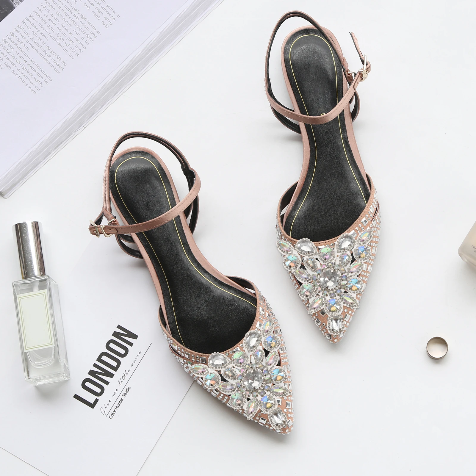 

Rhinestone Appliques Iron on Patches DIY Clothing Decorative Patch for Jacket Coat Bag Hat Shoes Accessories Bride Dress