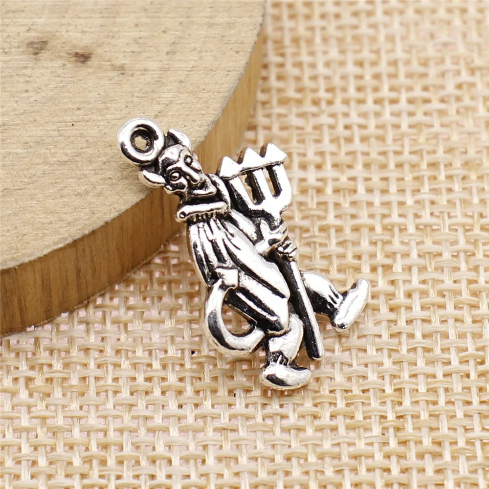 20pcs 15x25mm(0.59x0.98inch) Antique Silver Color Devil Caesar Charms DIY Jewelry Materials Wholesale