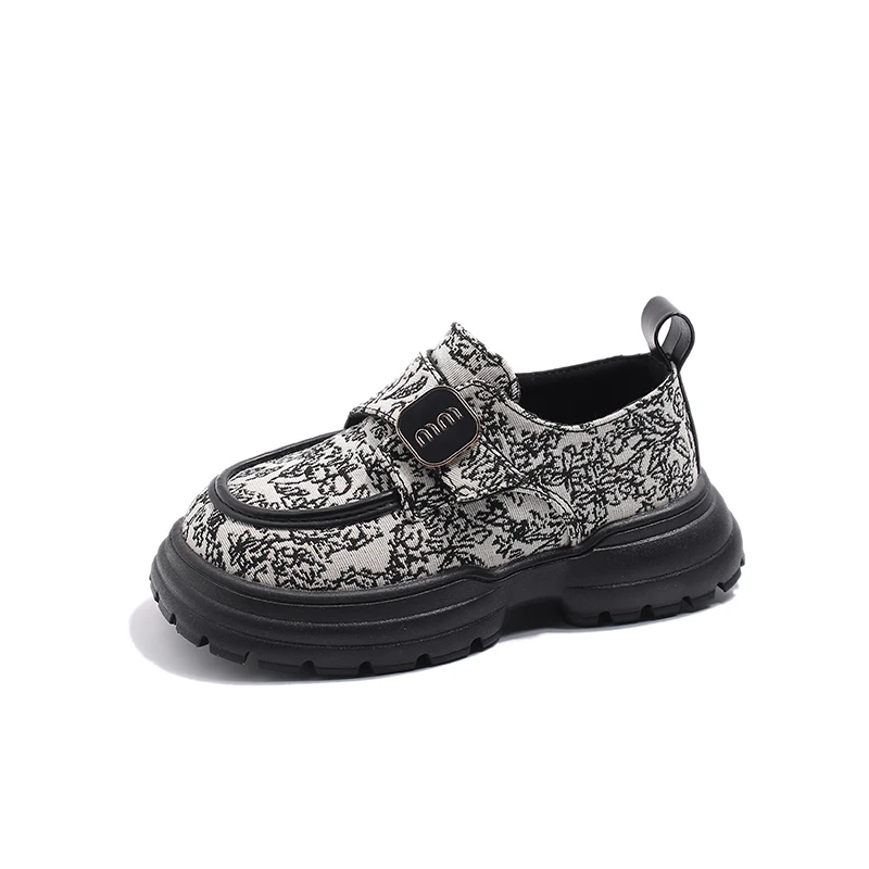 Fiori ricamati scarpe in pelle per bambini New Hook Loop antiscivolo ragazze scarpe in pelle PU morbide scarpe in pelle moda per bambini