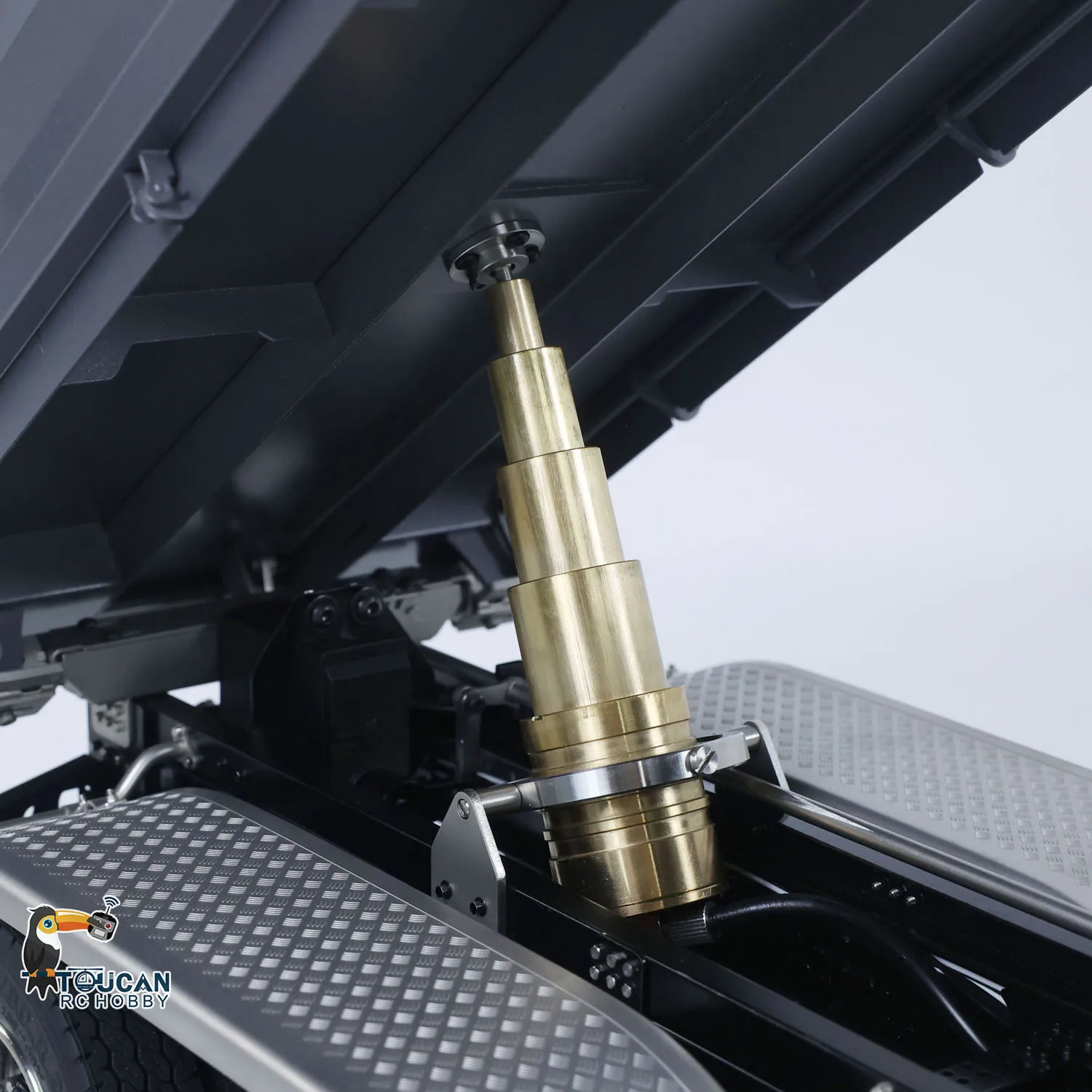 

1/14 RC Hydraulic Dump Truck 6x6 Metal Remote Control Finished Tipper Car 3-speed Gearbox Light Sound Vehicle Cars Toy Model