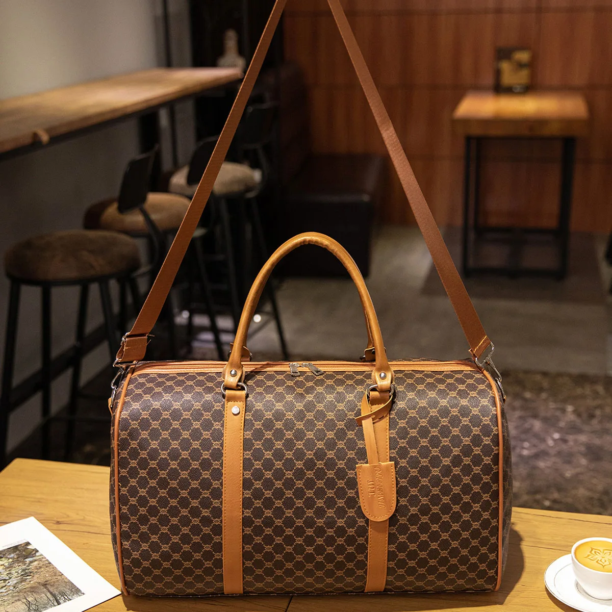 

Модная сумка-органайзер для багажа темного цвета в стиле ретро, водонепроницаемая и износостойкая, подходит для всех сезонов, прочная и прочная с гладкой молнией, большая вместимость для переноски одежды, документов, ноутбука, обуви, с двумя ручками, порт