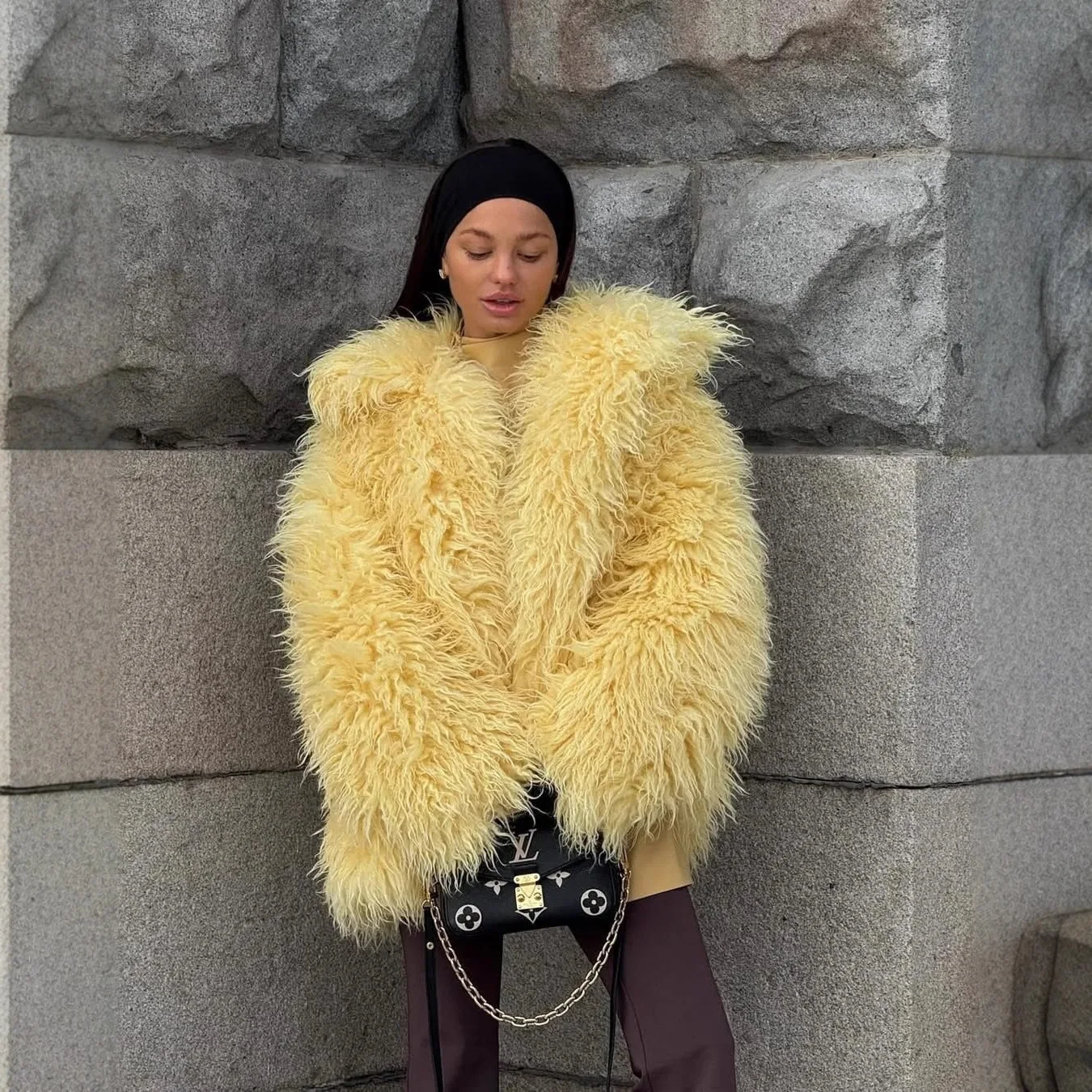 Faux Fur Coats Women Solid Fur Jacket Oversize Scarf Round Neck Long Sleeve Open Stitch Thick Warm Fur Casual 2025 Autumn Winter