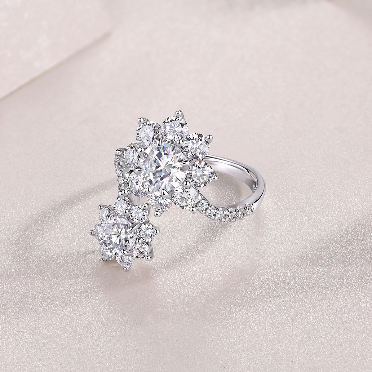 JIUZUAN Moissanite Ring, S925 Silver & 18K Gold Plating, Elegant Sparkling Design, Perfect Christmas Gift, Luxury Jewelry