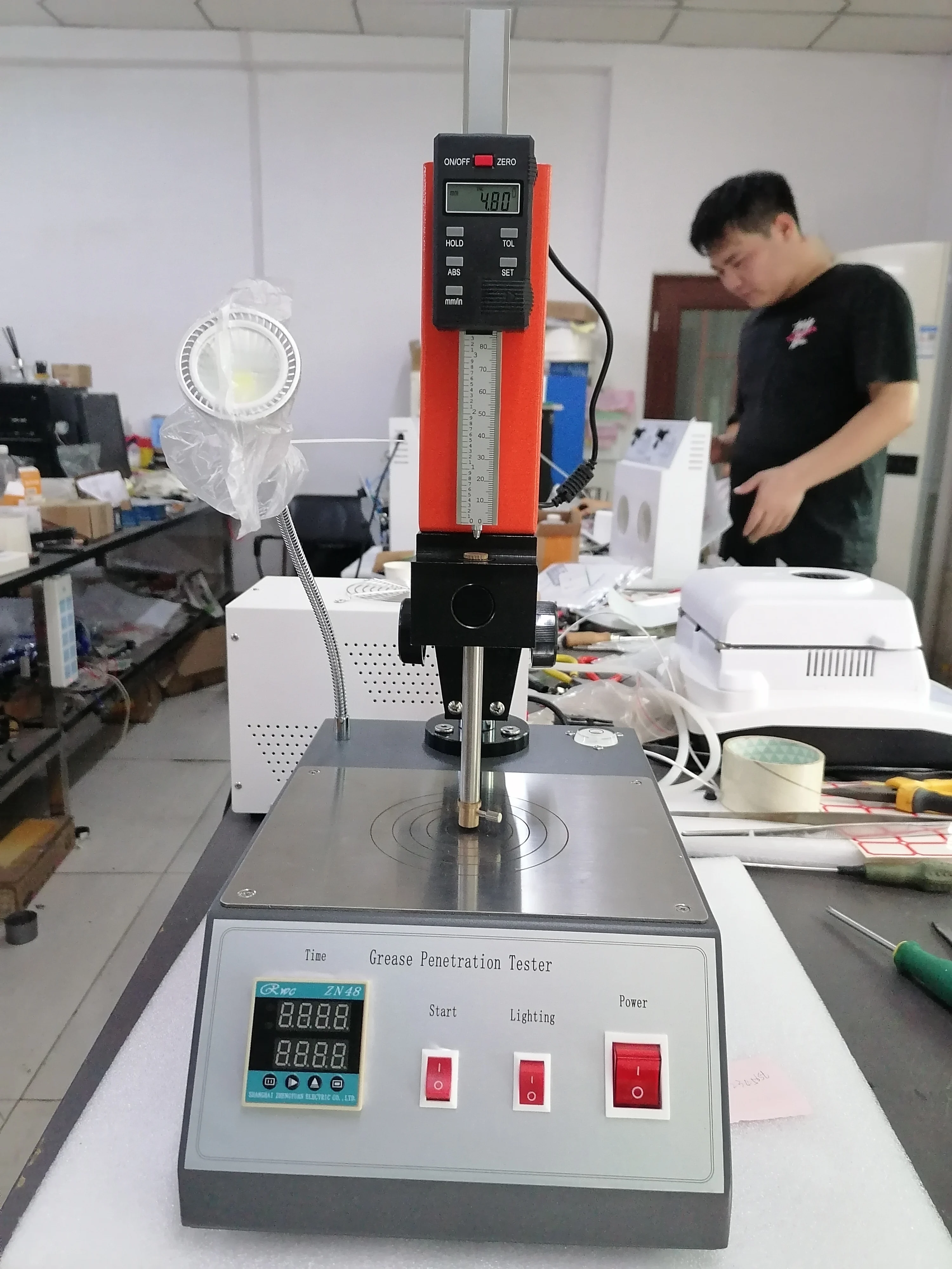 Lubricating Grease Penetrometer Cone Penetration Testing Equipment