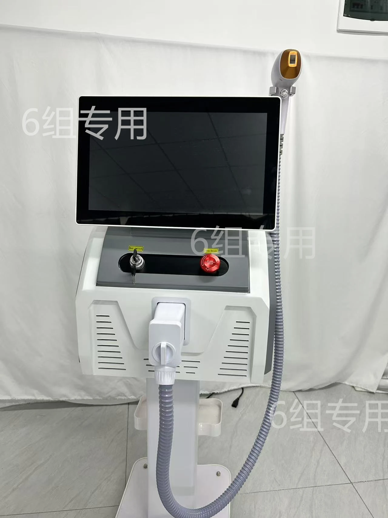 

Second level tube laser 5000W ice titanium cooling 3 wavelength 10 stripe painless permanent hair removal CE