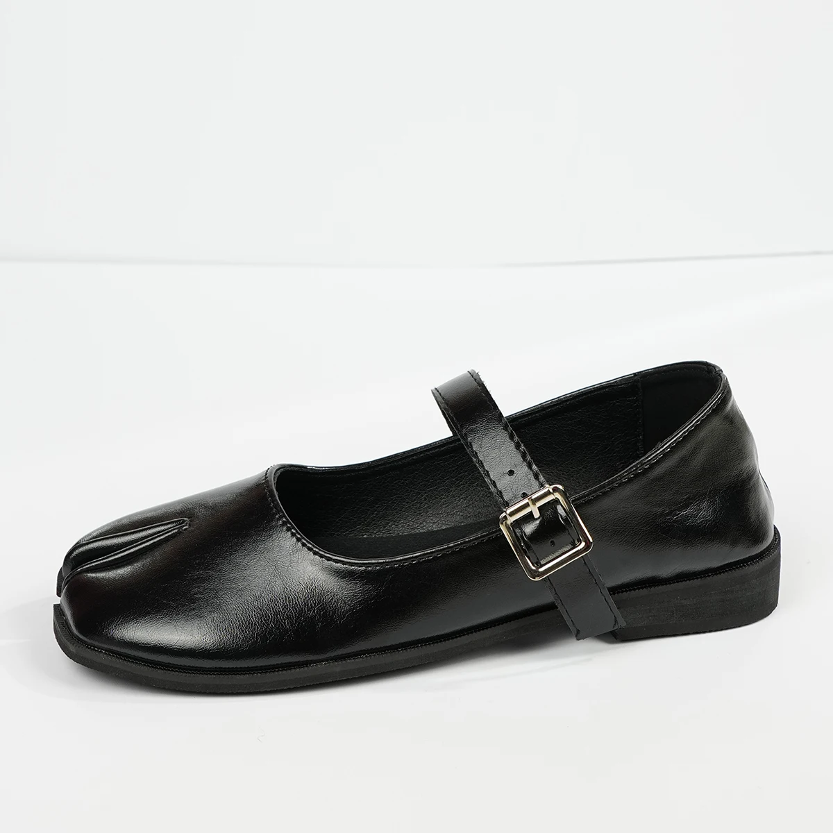 

Women's Flats Square Toe Retro Single Shoes One Word Buckle Shallow Mary Jane Shoes Split Toe Shoes Tabi Ninja Sandals Summer