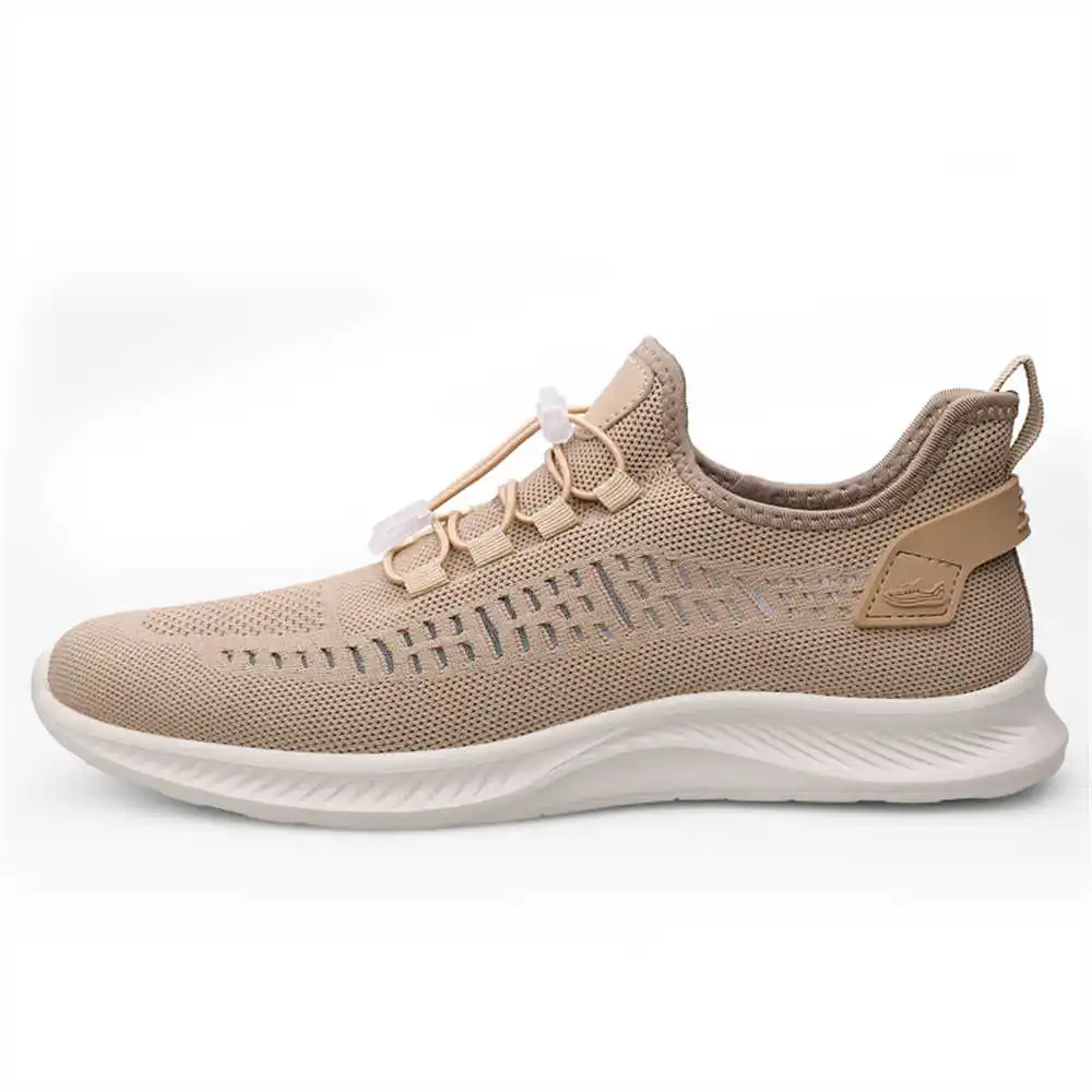 

Увеличивает рост без шнуровки. Белые женские ботинки. Обувь. Ботинки. Женские кроссовки. Спортивная модель Basctt Choes.). Maker.