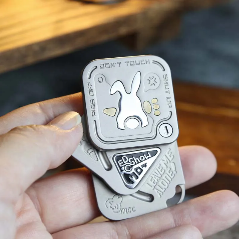 Conejo gruñón de tres capas, deslizador de empuje lateral magnético, Fidget Spinner, descompresión de Metal para regalo para adultos, juguete EDC con yema del dedo
