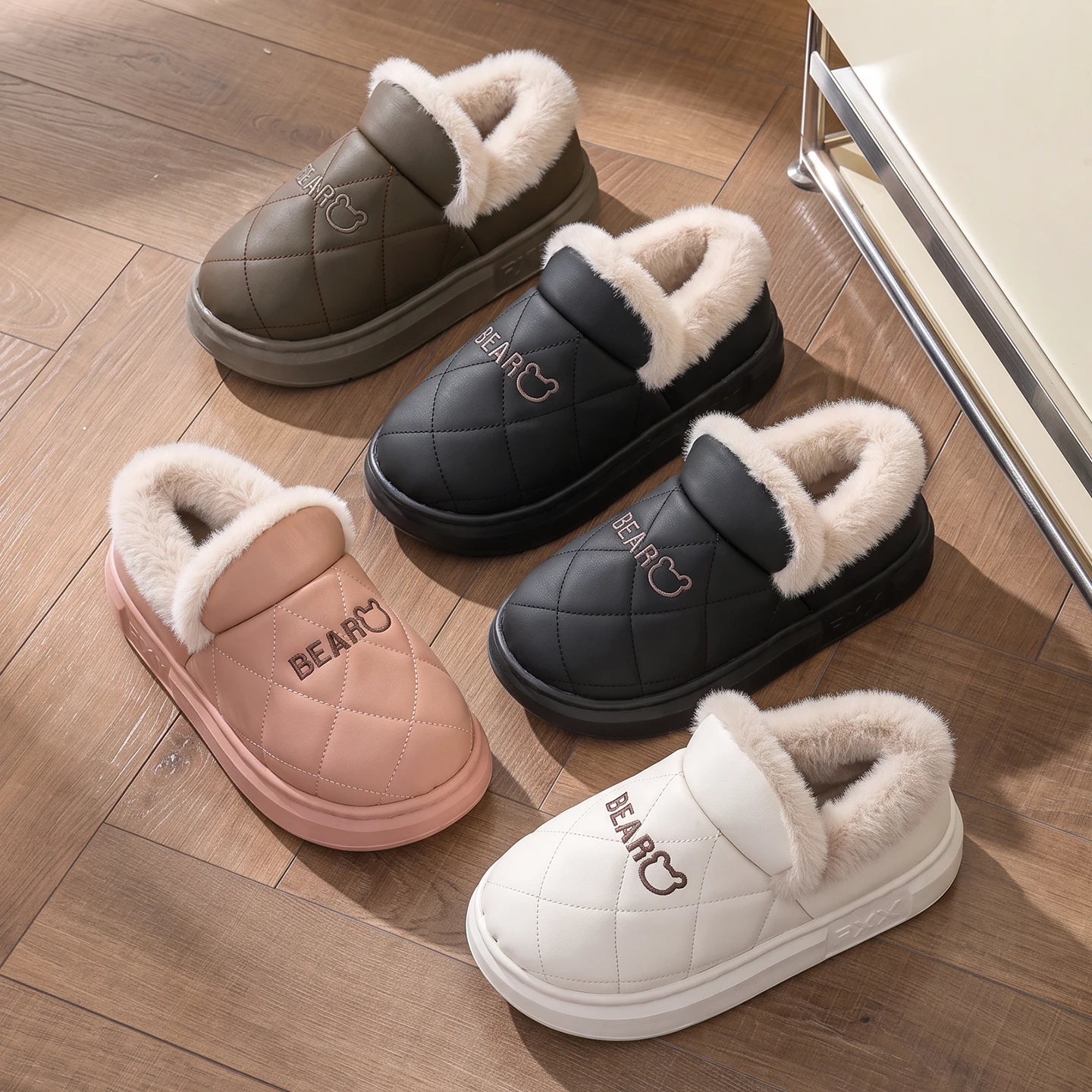 Winter Wasserdichte Hausschuhe für Damen und Herren, Warme Plüsch-Hausschuhe mit Dicker Sohle, Bären-Stickerei, Rutschfeste Indoor-Baumwoll-Fell-Schuhe – Detail 24