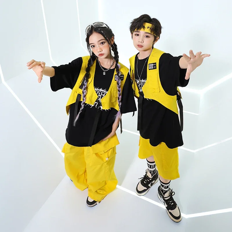 T-shirt per ragazzi Hip Hop Pantaloncini cargo gialli lucidi Top per ragazze Cool Streetwear Pantaloni da ballo di strada per bambini Costumi Abbigliamento jazz per bambini