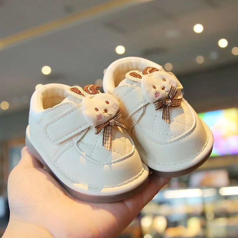 

New Arrival Infant Toddler Baby Leather Shoes Walking Shoes with Non Slip Soft Sole Squeaky Princess Shoes for Spring Autumn