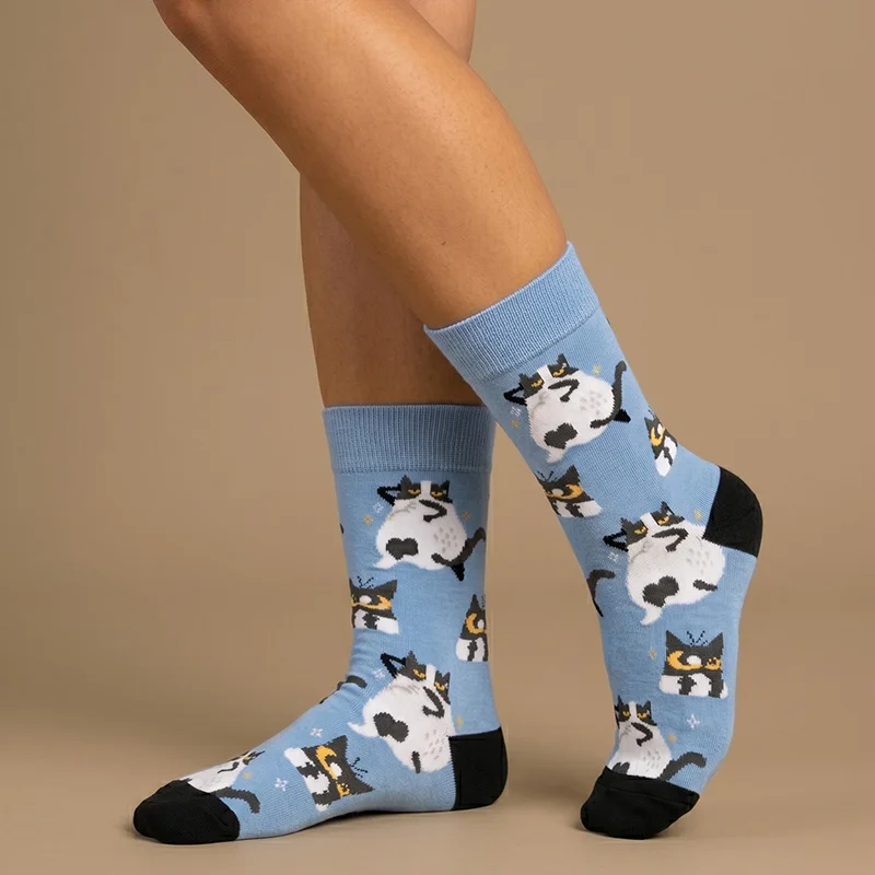 1 Pair of Unisex Socks with Light Blue Background and a Cute Cow Cat Pattern, Black Contrasting Heel and Toe, Polyester, Breathable, Fun, Mid-Calf Length, Suitable for Everyday Wear