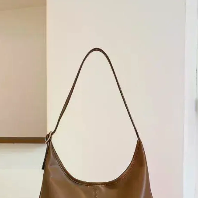 

Fashion PU Leather Tote for Women Commuting Shoulder Bag for Daily Essentials
