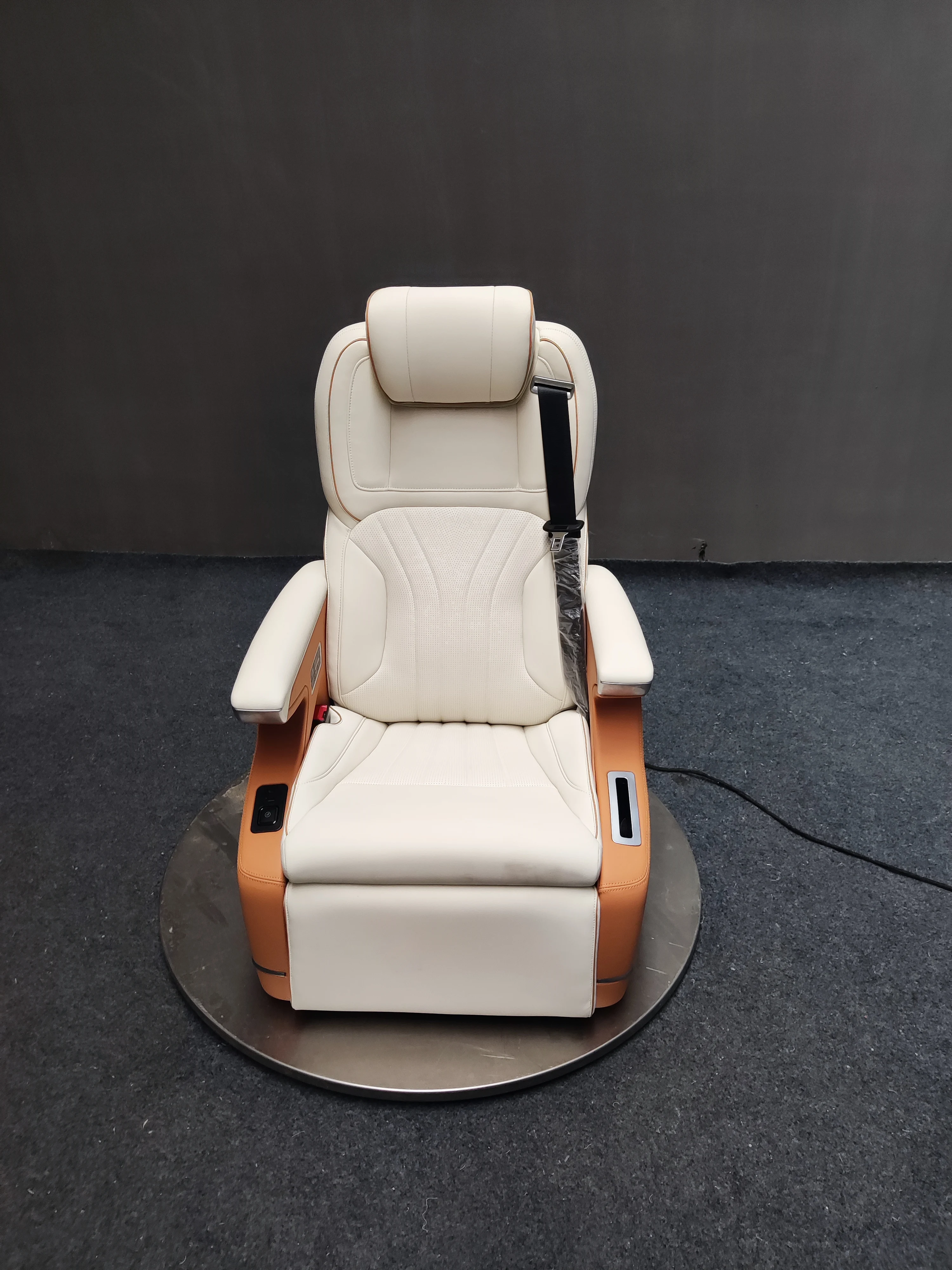 ATV&UTVFactory Direct Vip Luxury Car Seat Electric Modified Leather Passenger Modified Car Seat for Kia Carnival
