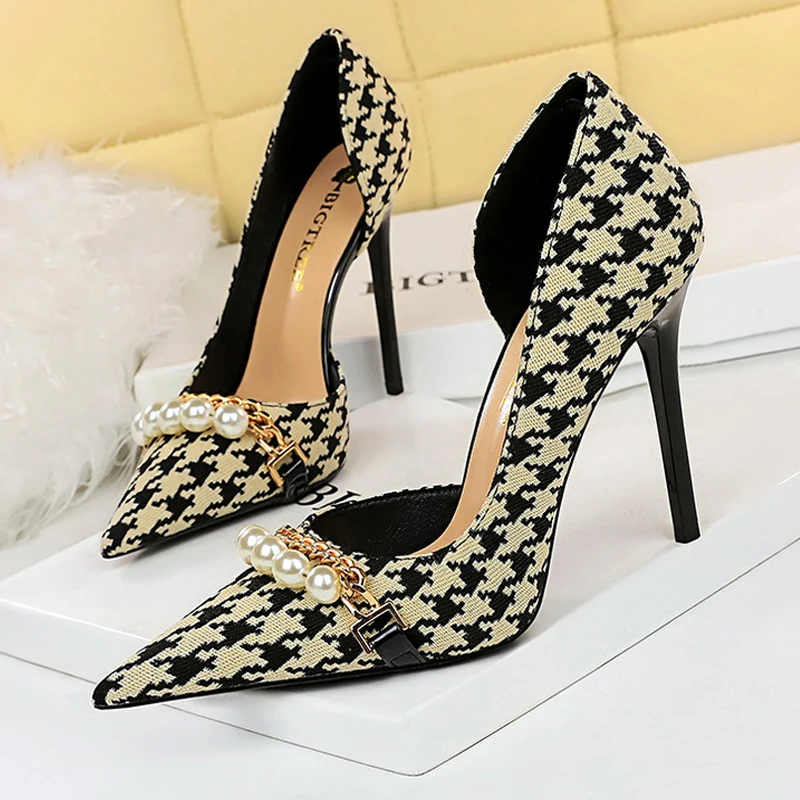 

Fashion Women Pumps Pearl Metal Chain High-heels Checked Grain Stilettos Shoes Luxury Banquet Party Prom Comfort Footwears