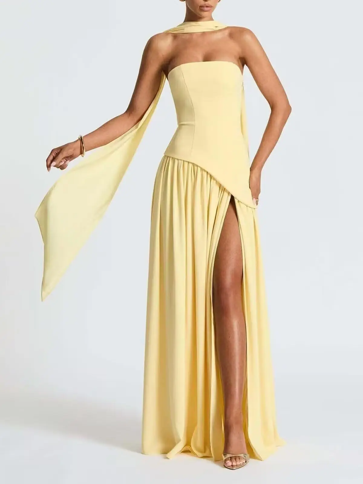 

Customized Strapless Bridesmaid Dresses For Wedding With Scarf Chiffon Long Corset Prom Dresses A Line Side Slit Evening Dresses
