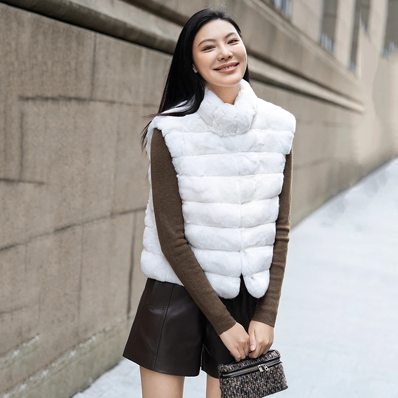 Ftangaiur Winter Import Pure White Cyan Blue Chinchilla Vest Coat O-Neck Women Upscale Natural Color Chinchilla Fur Vest Coats view 5