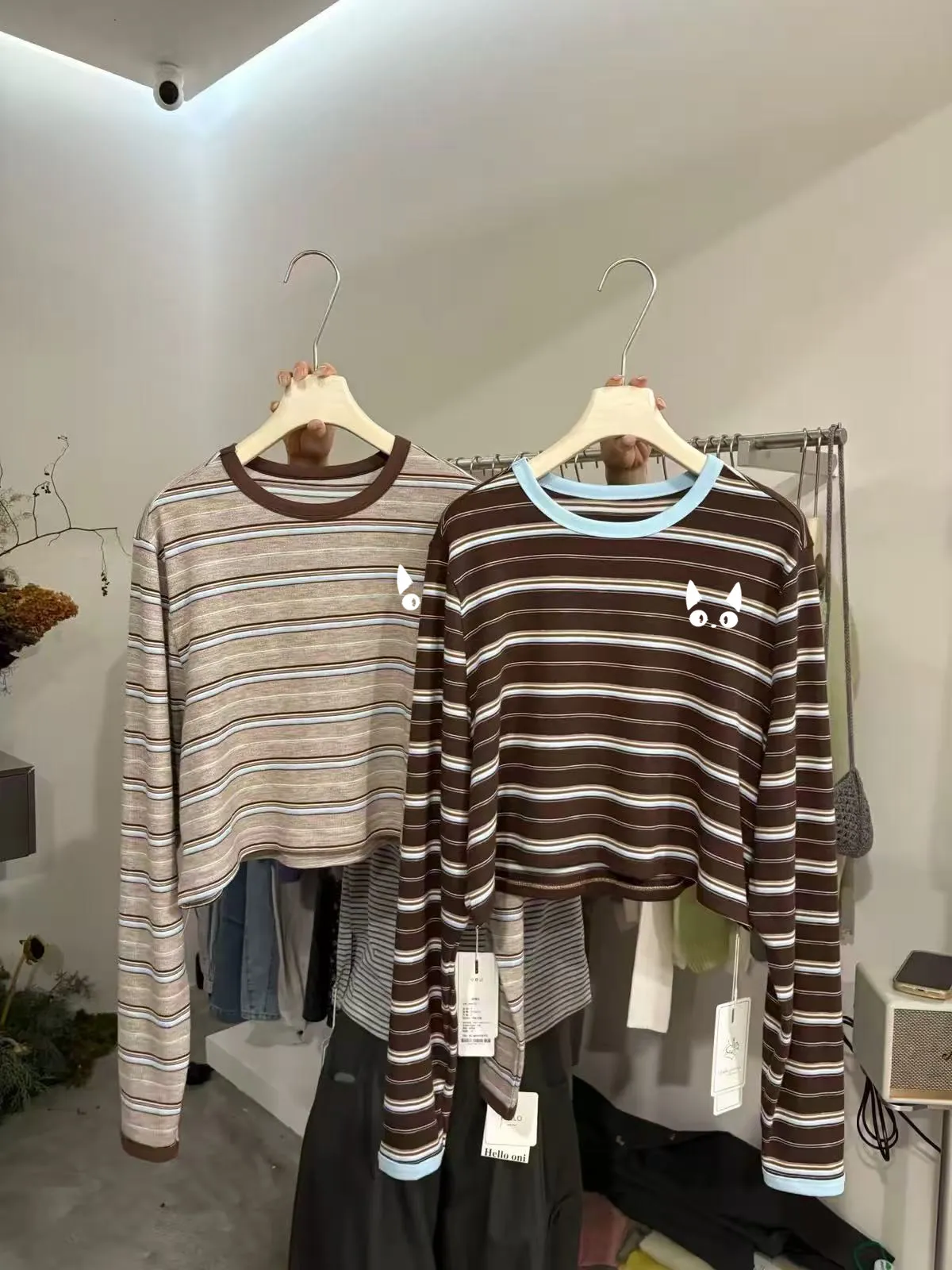 Retro American Striped Long Sleeve T-Shirt Women's Loose Fit round Neck Versatile Age-Defying Print Short Top for Autumn