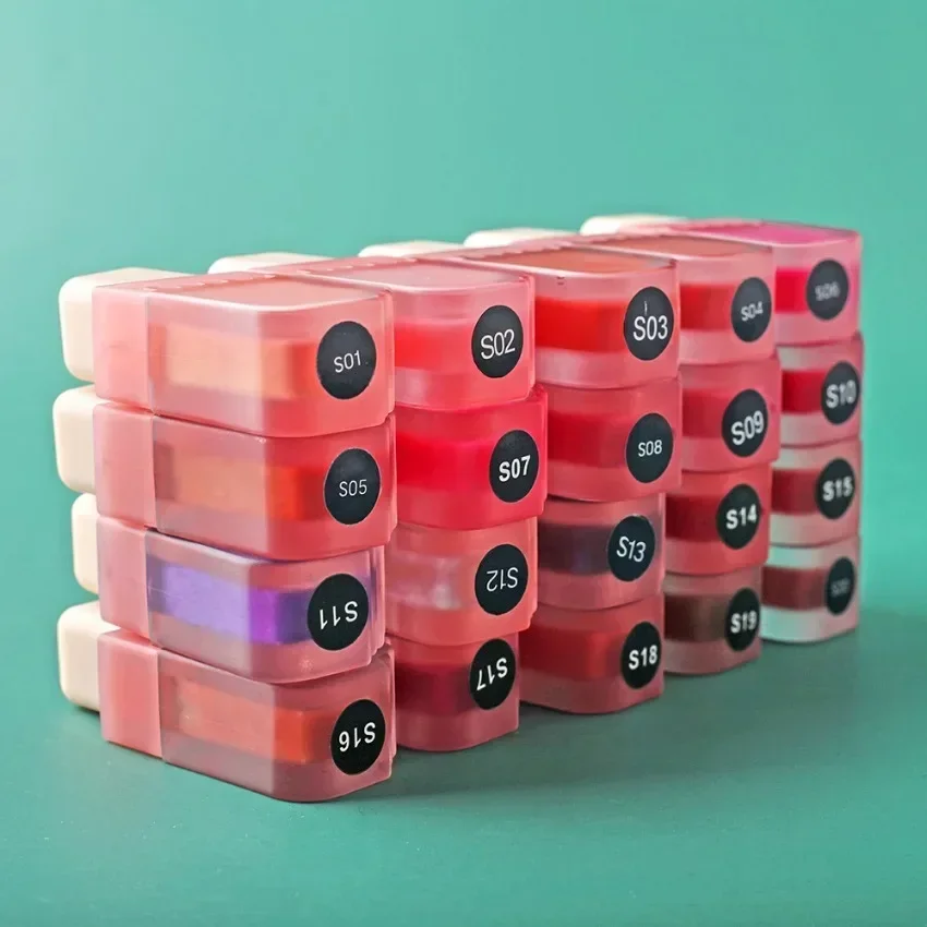 プライベートラベルアイスクリームリップグロスカスタムロゴ顔料長期的な保湿剤光沢のあるファインシマーメイクアップ卸売虐待フリー