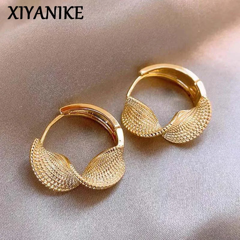 XIYANIKE Vintage Gold Color Metal Irregular Twisted Hoop Earrings For Women Fashion New Jewelry Gift Party серьги женские