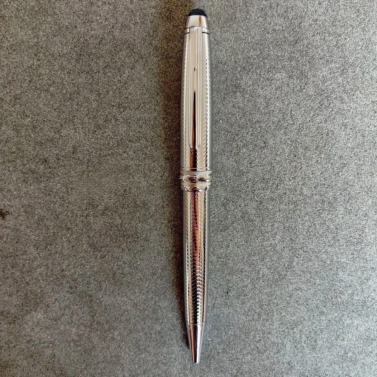 

2025 Luxury Metal MB Ballpoint Pen 163 Rollerball Fountain Pen for Writing Gift Pens