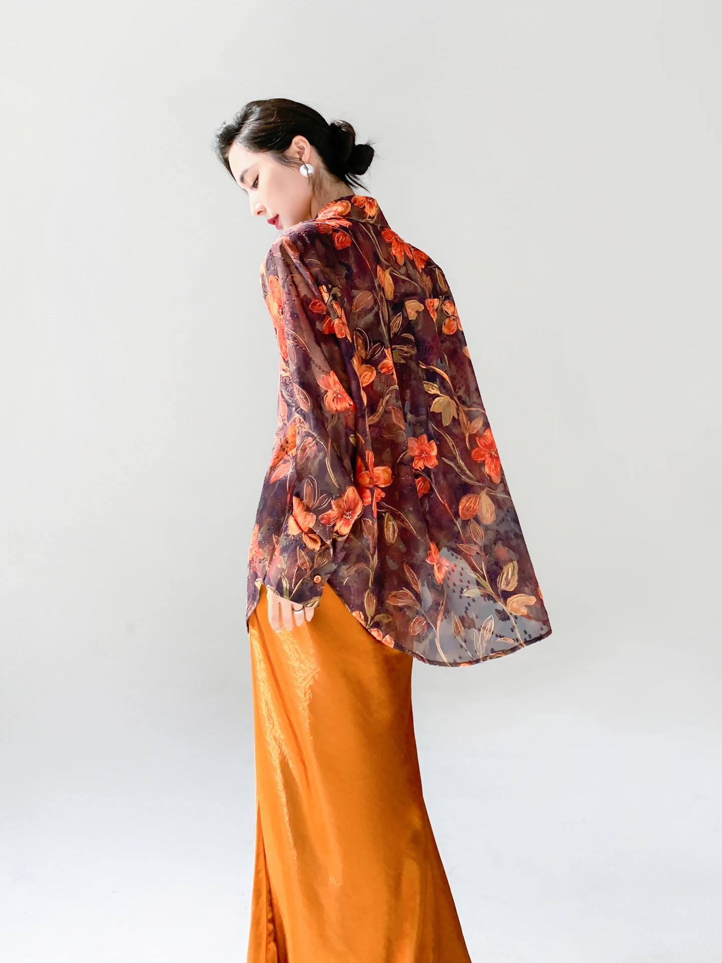 

Женская рубашка Aksaya Premium Design Hong Kong с цветочным принтом, свободного кроя, с длинными рукавами, весна-лето, новинка, дышащая, из полиэстера