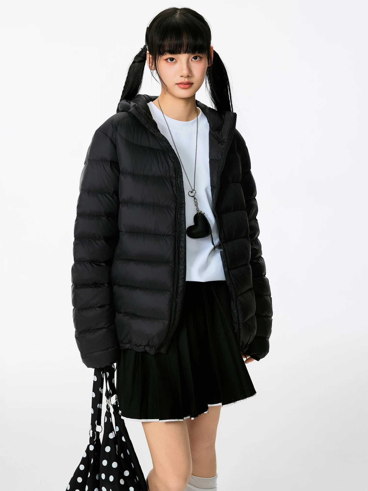 

Женская легкая пуховая куртка с капюшоном, белая, с наполнителем из перьев, модная, в корейском стиле, прямого кроя, зимнее пальто