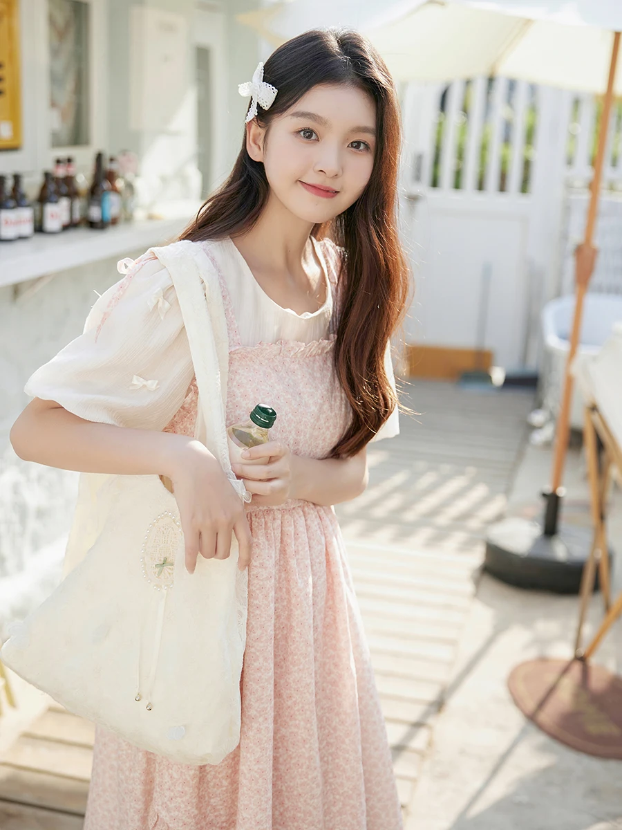 

Женская блузка Sweet Sle: летний дизайн в стиле корейского шик, прямой крой, с узлом, создающий ощущение нежного бриза