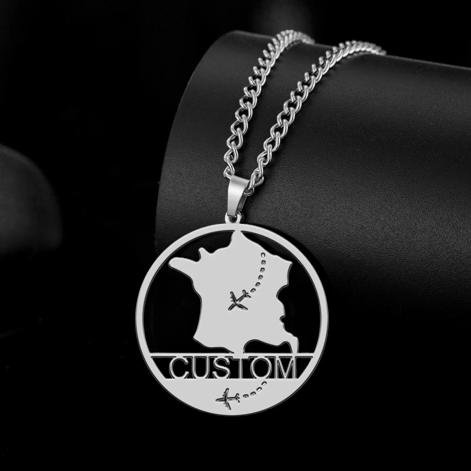 Jeshayuan Customized Name Country Map Necklaces Stainless Steel Personalized Necklace Travel Plane America Map Jewelry Gift