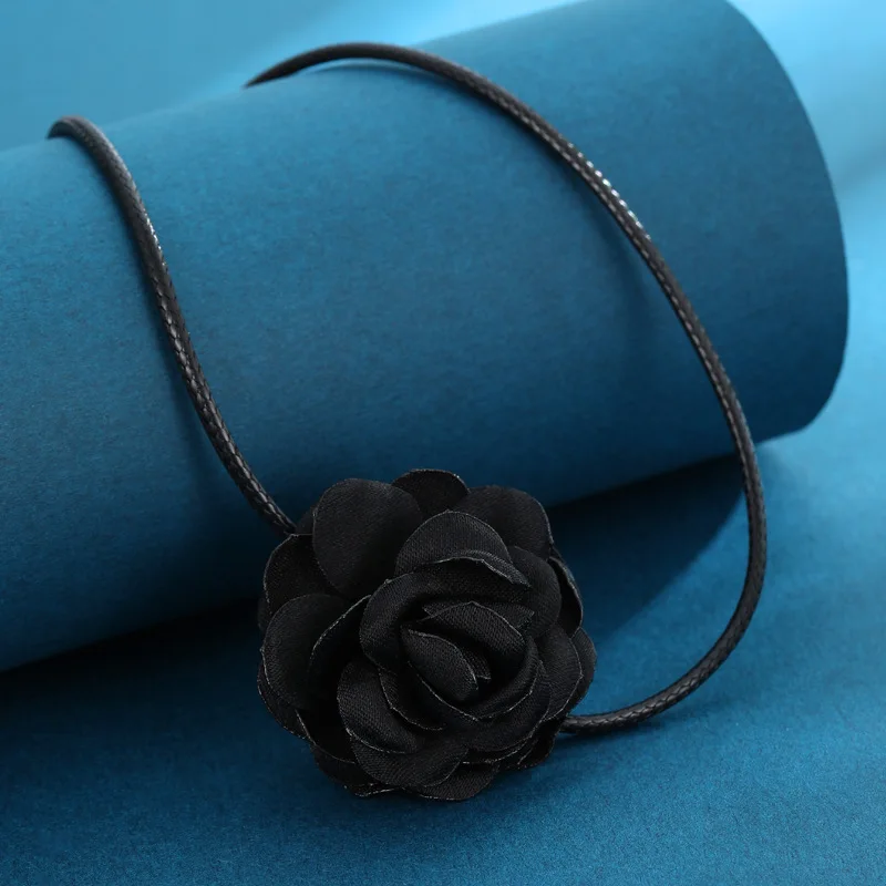 

Women's accessories, light luxury and niche necklaces, summer collars, rose necklaces, 2025 black necklaces