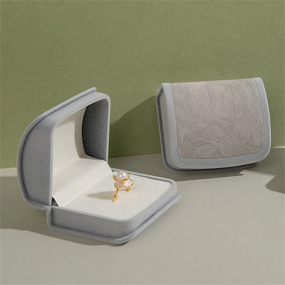 

High-End Velvet Flocking Curved Jewelry Box Ring Earring Pendant Storage Case Luxury Display Organizer Gift Packaging Accessory