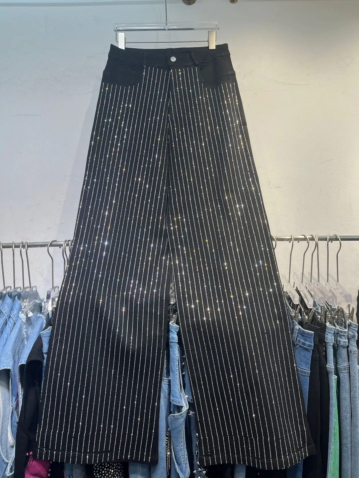 SuperAen Jeansy damskie w pionowe paski z diamentami, nowość na lato 2025, oversize, proste, z wysokim stanem, szerokie nogawki