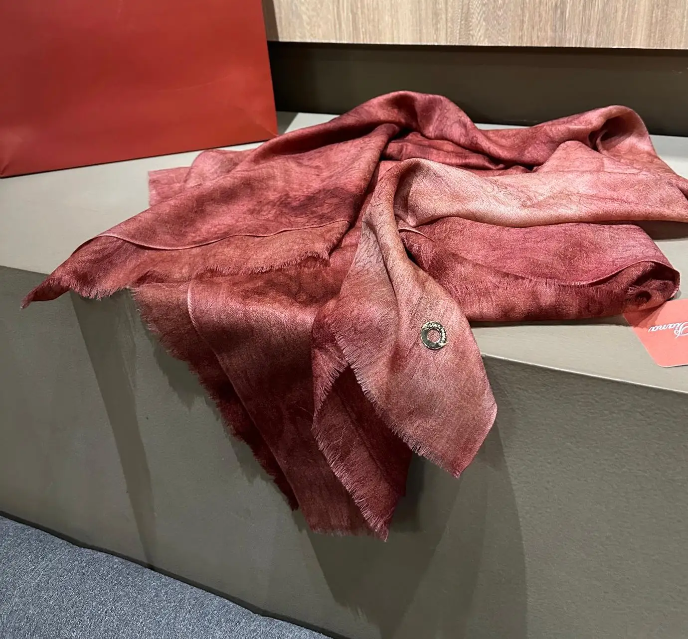 Sciarpe/scialli/capes moda donna Sciarpe/scialli regalo di lusso di fascia alta Sciarpe/scialli Master Craft Art Sciarpe/scialli 95 * 100 Sciarpe di tendenza