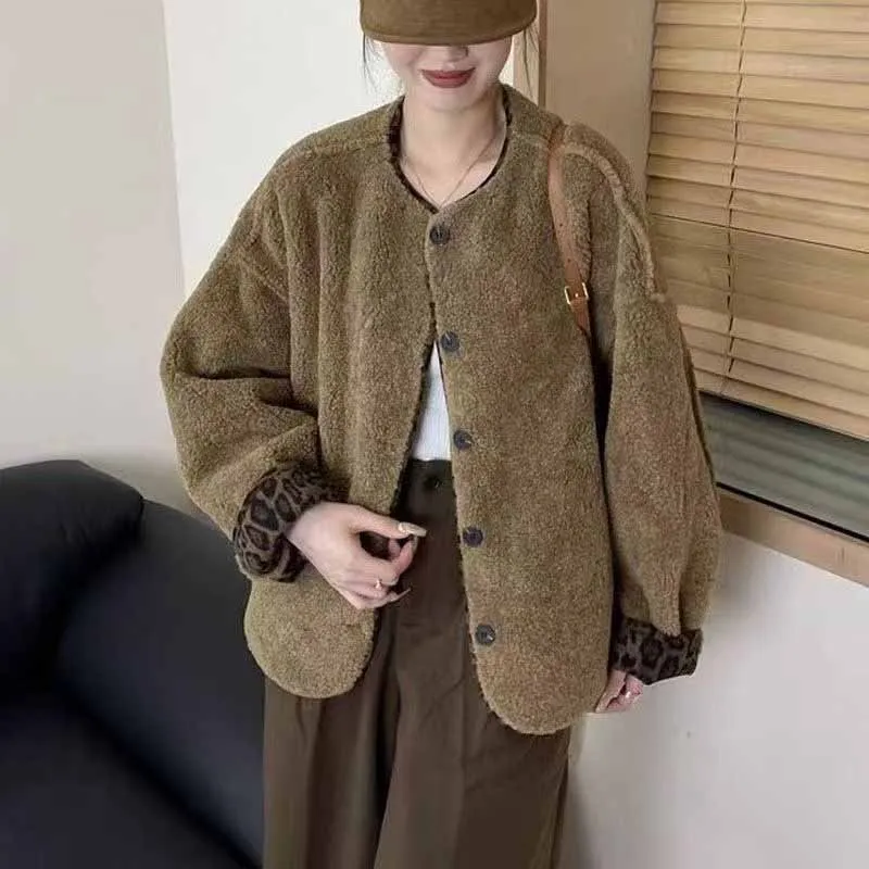 

Women Plush Short Winter Jackets Vintage Single-breasted Loose Faux Fur Coats Female Leopard Print Patchwork Lamb Wool Outwear