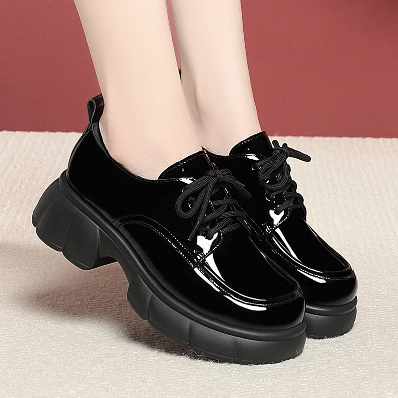 5 سنتيمتر الرجعية الفم العميق مريحة أنيقة أحذية نسائية منصة مسطحة 2025 الخريف مشرق أحذية من الجلد عادية لمكتب أمي العمل