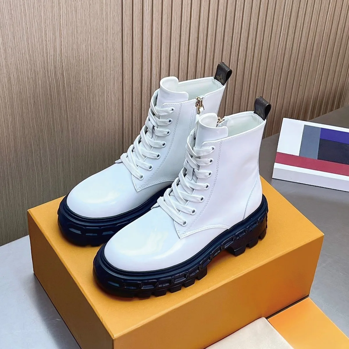 2026 High Quality winter Women Shoes Round Toe Chunky Sole Fashion Ankle Boots ch24100934