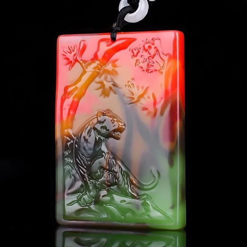 

Natural Colored Jade Tiger Pendant, Men's and Women's Necklace, Pendant, Ancient Chinese Style (random Pattern Rope)