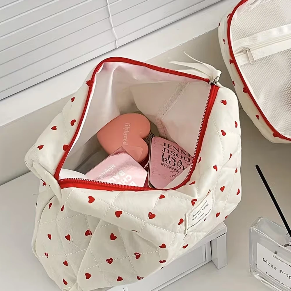 Red Heart-Shaped Quilted Makeup Bag with White Background - Large Zipper Closure, Durable Polyester Travel Cosmetic Organizer, Cute Portable Makeup Brush Case, Suitable for Women, Moms, Students, Large Size, Casual Style Small Bag, Smooth Texture