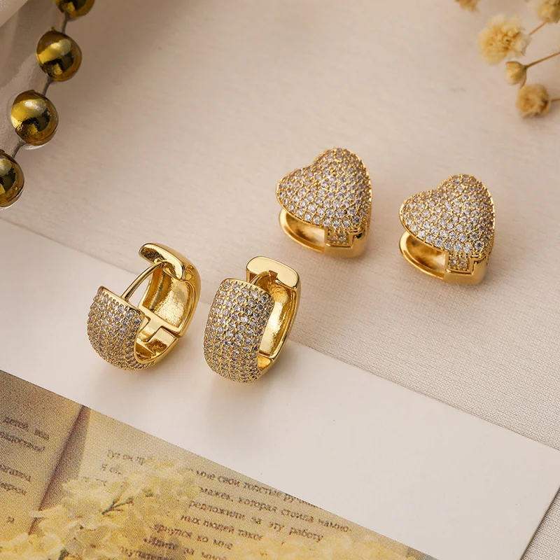 Niche Light Luxury Zircon Heart-Shaped Geometric Earrings for Women Fashionable Exquisite Copper Gold-Plated Elegant Ear Jewelry