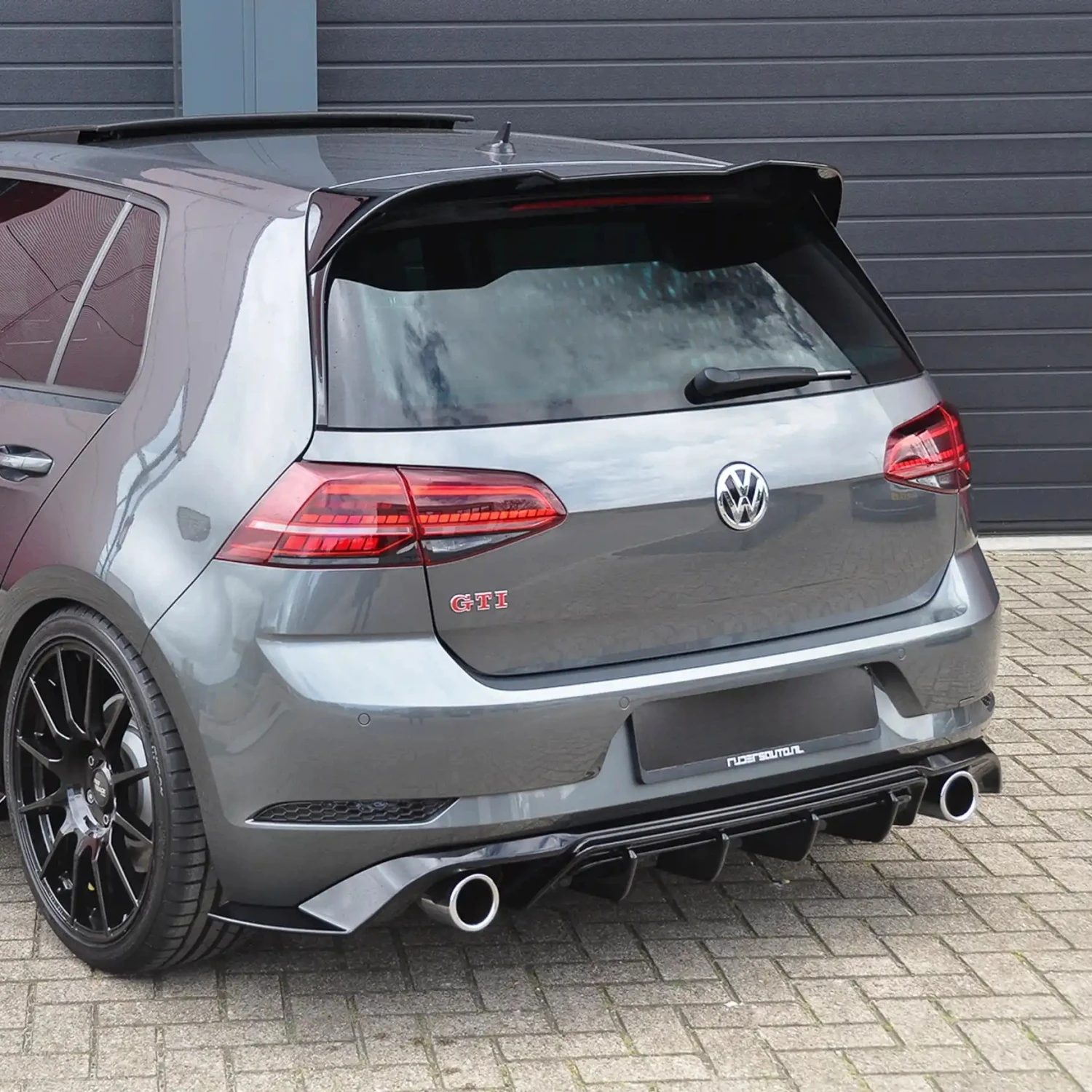 3Pcs TCR Style Gloss Black Car Rear Bumper Diffuser Splitter For VW Golf 7 7.5 Mk7 7.5 GTI GTD 2013-2020 Tuning Bumper Valance