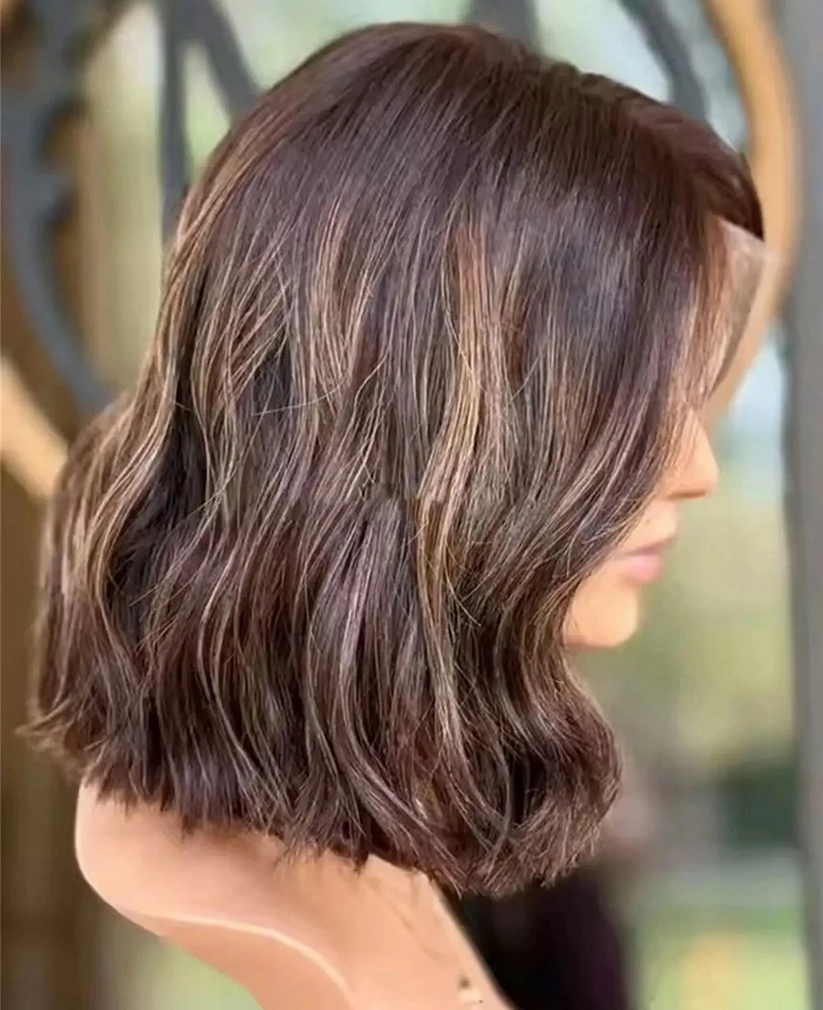 الجزء الأوسط أومبير الشوكولاته الداكنة البني شعر مستعار نطاط قصير موجة طبيعية 180% عالية الكثافة الاصطناعية الدانتيل شعر مستعار أمامي زي امرأة #2