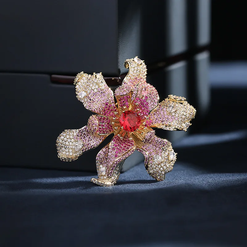 

Three-dimensional Flowers Brooches for Women and Men Suit Luxury Micro-inlaid Zircon Corsage High-end Temperament Accessories