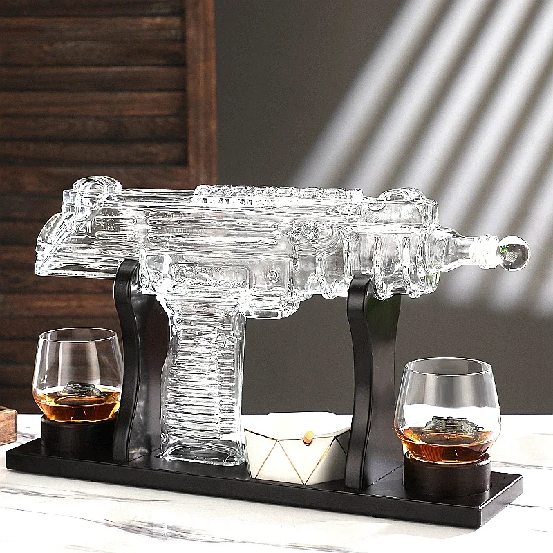 Submachine Gun Whisky Glass Wine Container Glass Decanter Set Drinking Vessel Wine Container With 2 Cups 1 Pine Wood Support