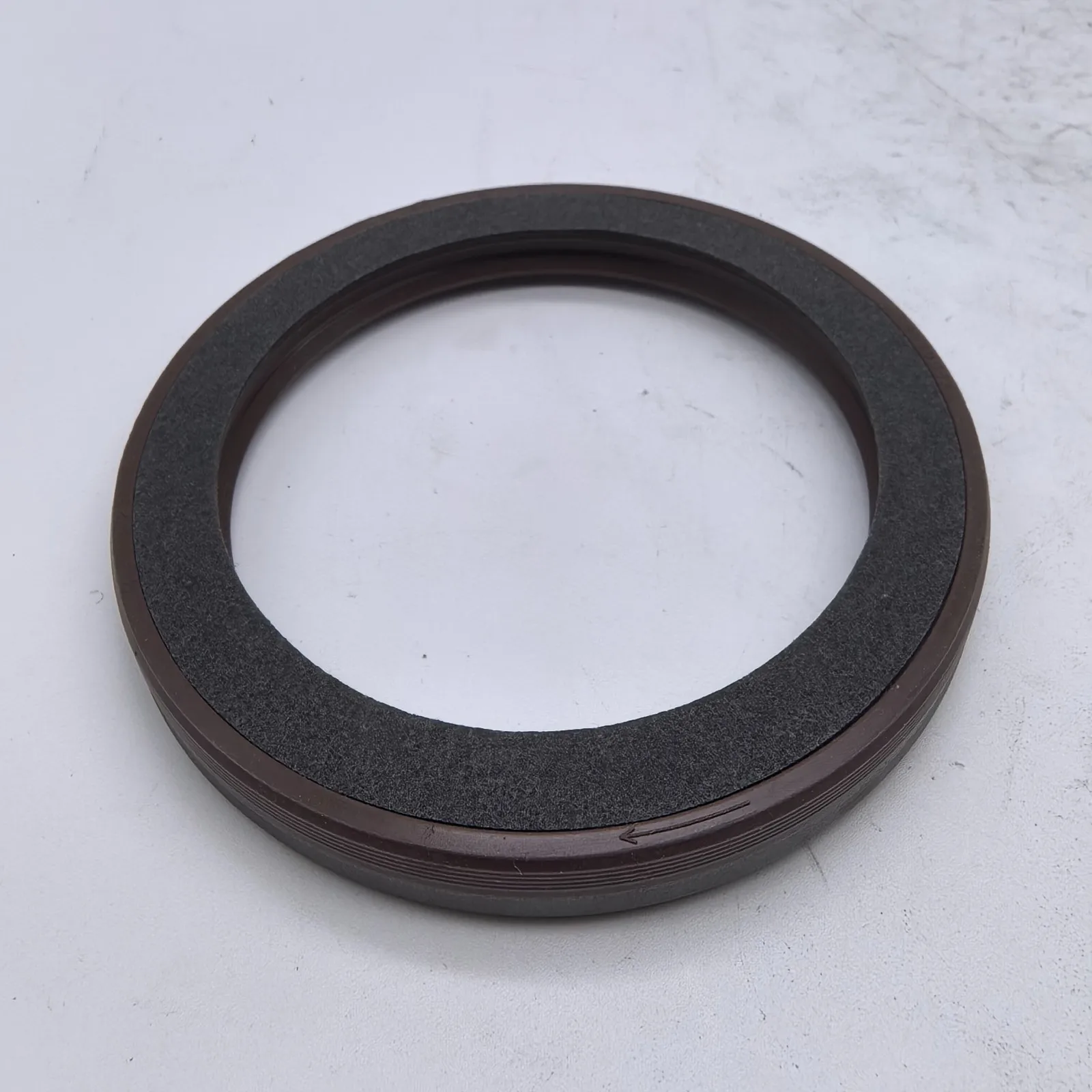 21486081 Crankshaft Lip Oil Seal Replace 20412568 105090B52D For Volvo EC200D D5E D7E Excavator Engine